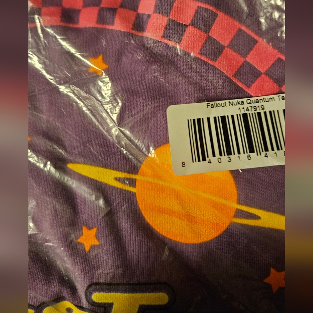 Fallout® Nuka-Cola Quantum Tee Size Large - Picture 3 of 3